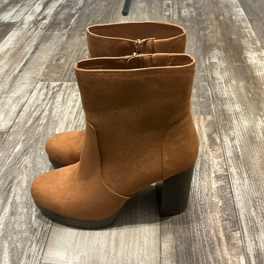 Sun + Stone Brown Heeled Boots Size 9 - Picture 7 of 16